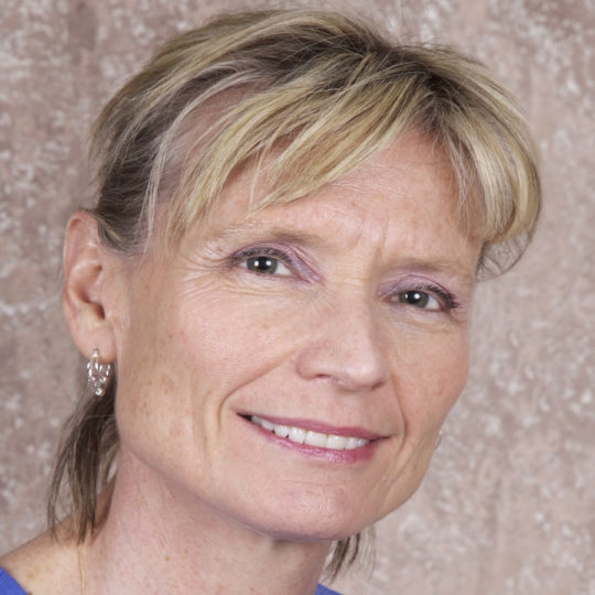 Dr Christine Pratt